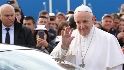 T­a­r­i­h­t­e­ ­i­l­k­ ­k­e­z­ ­b­i­r­ ­P­a­p­a­ ­I­r­a­k­­a­ ­g­i­d­i­y­o­r­